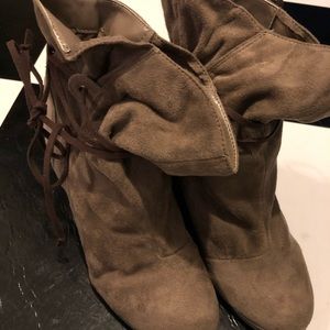 Suede boots